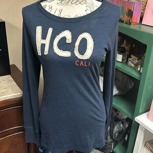 Hollister size medium top